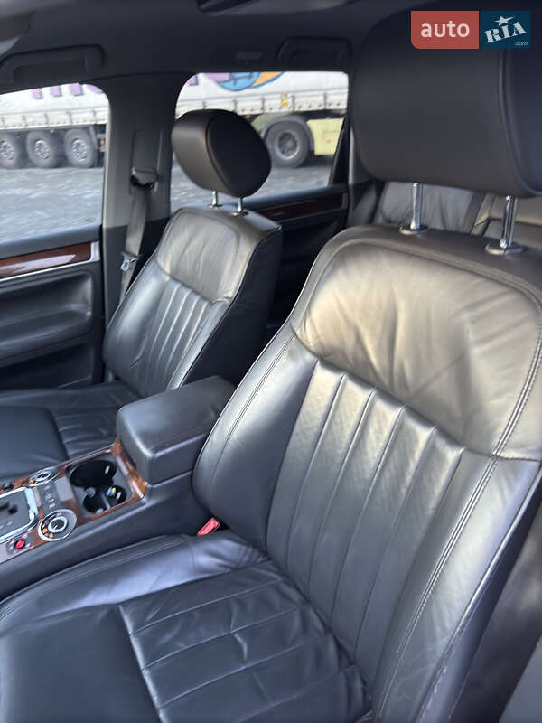 Внедорожник / Кроссовер Volkswagen Touareg 2008 в Луцке