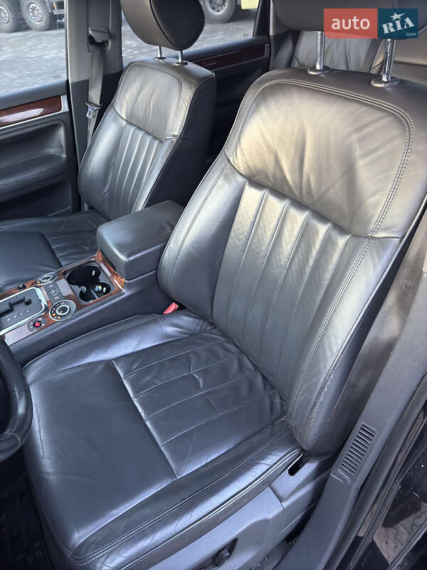 Внедорожник / Кроссовер Volkswagen Touareg 2008 в Луцке