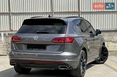 Внедорожник / Кроссовер Volkswagen Touareg 2019 в 