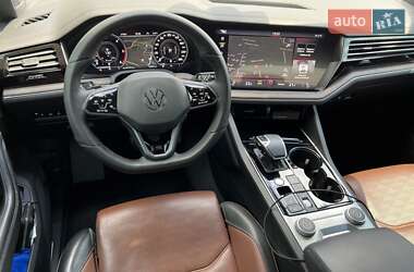 Внедорожник / Кроссовер Volkswagen Touareg 2019 в 
