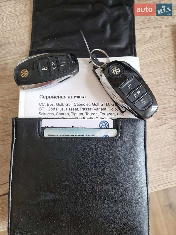 Позашляховик / Кросовер Volkswagen Touareg 2013 в Києві