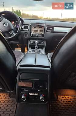Внедорожник / Кроссовер Volkswagen Touareg 2016 в 