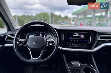 Позашляховик / Кросовер Volkswagen Touareg 2020 в 