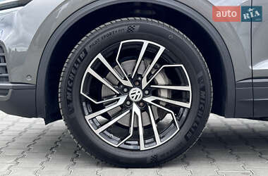 Позашляховик / Кросовер Volkswagen Touareg 2020 в 