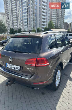Позашляховик / Кросовер Volkswagen Touareg 2013 в 