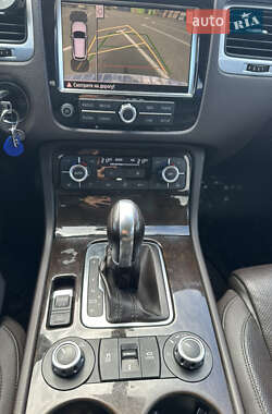 Позашляховик / Кросовер Volkswagen Touareg 2013 в 