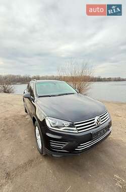 Позашляховик / Кросовер Volkswagen Touareg 2015 в 