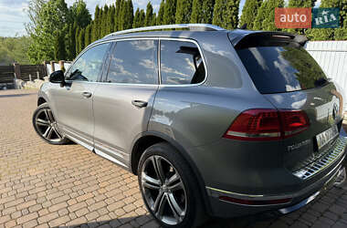 Позашляховик / Кросовер Volkswagen Touareg 2016 в Києві