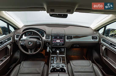Позашляховик / Кросовер Volkswagen Touareg 2017 в 