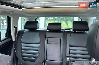 Позашляховик / Кросовер Volkswagen Touareg 2016 в 