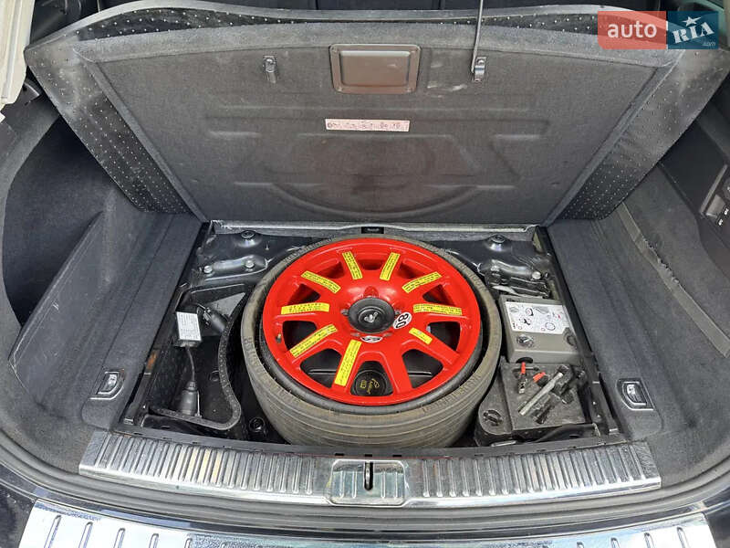 Позашляховик / Кросовер Volkswagen Touareg 2013 в Черкасах