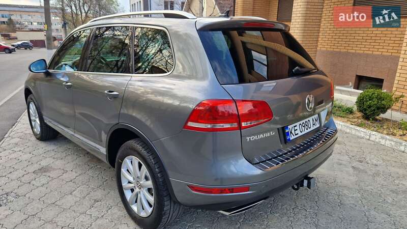 Позашляховик / Кросовер Volkswagen Touareg 2014 в Дніпрі
