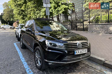 Позашляховик / Кросовер Volkswagen Touareg 2015 в Києві