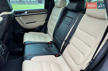 Позашляховик / Кросовер Volkswagen Touareg 2011 в 