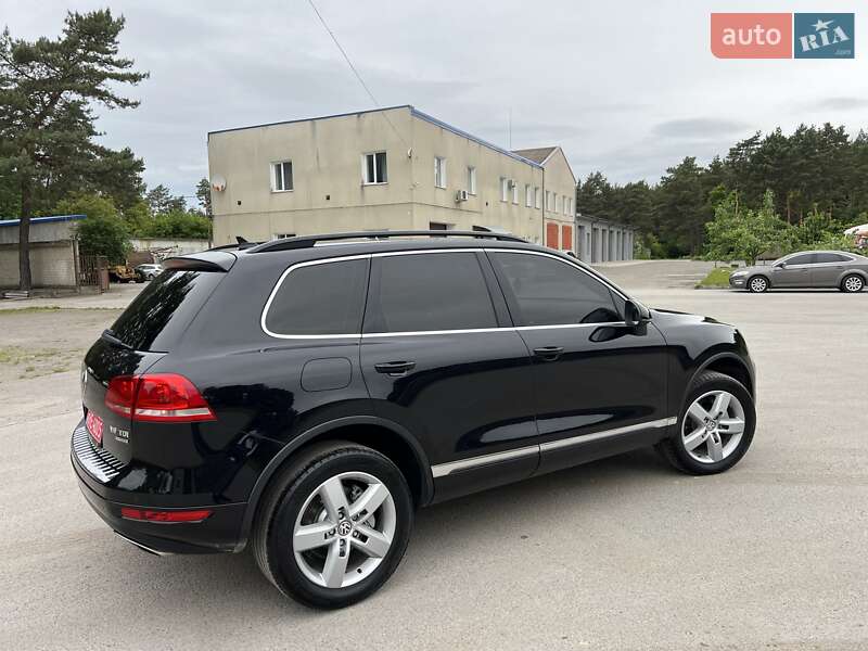 Внедорожник / Кроссовер Volkswagen Touareg 2011 в Радивилове