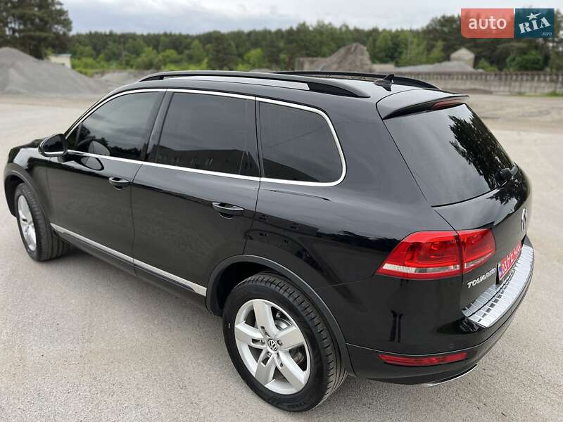 Внедорожник / Кроссовер Volkswagen Touareg 2011 в Радивилове