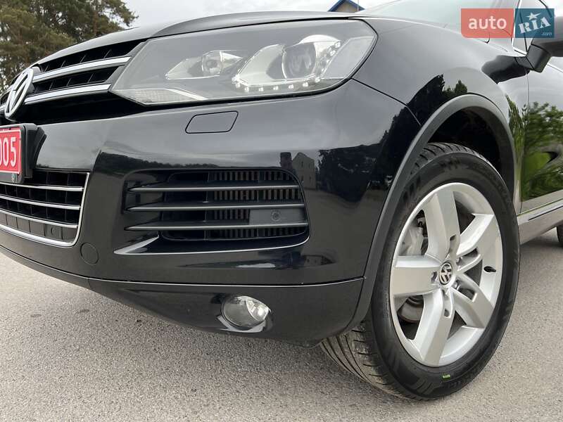 Внедорожник / Кроссовер Volkswagen Touareg 2011 в Радивилове