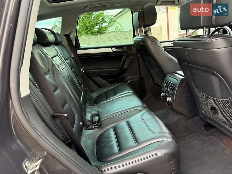 Позашляховик / Кросовер Volkswagen Touareg 2012 в Камені-Каширському