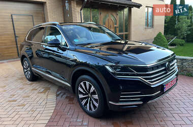 Внедорожник / Кроссовер Volkswagen Touareg 2021 в 