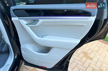 Внедорожник / Кроссовер Volkswagen Touareg 2021 в 