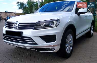 Внедорожник / Кроссовер Volkswagen Touareg 2014 в Кривом Роге
