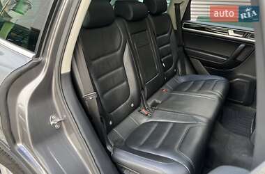 Внедорожник / Кроссовер Volkswagen Touareg 2012 в 