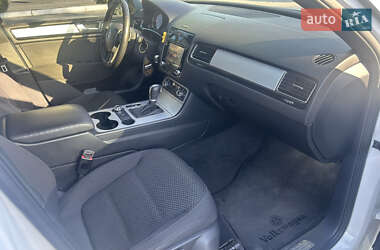 Внедорожник / Кроссовер Volkswagen Touareg 2012 в 