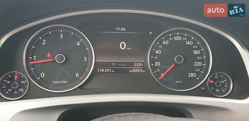 Внедорожник / Кроссовер Volkswagen Touareg 2013 в Коломые