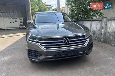 Позашляховик / Кросовер Volkswagen Touareg 2021 в 