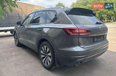 Позашляховик / Кросовер Volkswagen Touareg 2021 в 