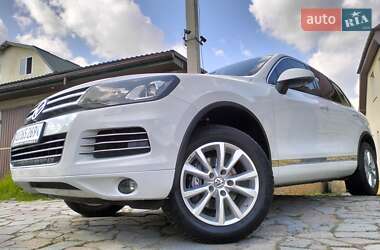 Внедорожник / Кроссовер Volkswagen Touareg 2014 в Ровно