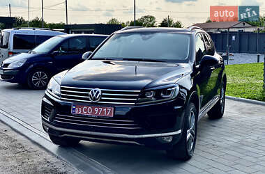 Внедорожник / Кроссовер Volkswagen Touareg 2017 в 