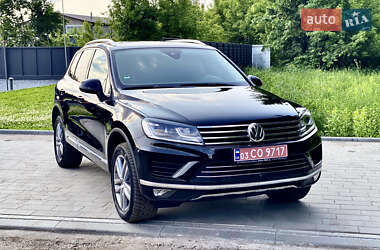 Внедорожник / Кроссовер Volkswagen Touareg 2017 в 