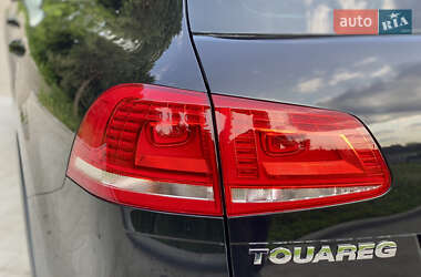 Внедорожник / Кроссовер Volkswagen Touareg 2017 в 