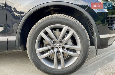 Внедорожник / Кроссовер Volkswagen Touareg 2017 в 