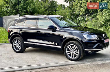 Внедорожник / Кроссовер Volkswagen Touareg 2017 в 