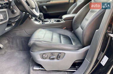 Внедорожник / Кроссовер Volkswagen Touareg 2017 в 