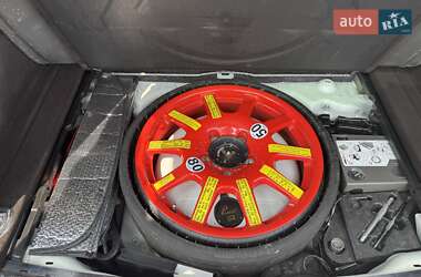 Позашляховик / Кросовер Volkswagen Touareg 2012 в 