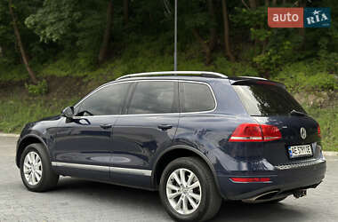 Позашляховик / Кросовер Volkswagen Touareg 2012 в 