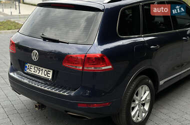 Позашляховик / Кросовер Volkswagen Touareg 2012 в 