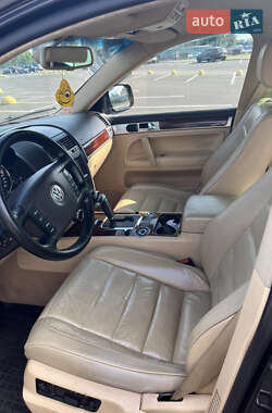Позашляховик / Кросовер Volkswagen Touareg 2006 в 