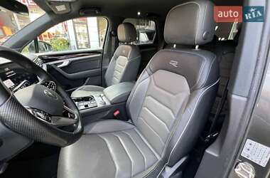 Внедорожник / Кроссовер Volkswagen Touareg 2021 в 