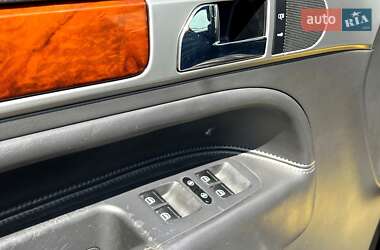 Внедорожник / Кроссовер Volkswagen Touareg 2006 в 