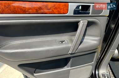Внедорожник / Кроссовер Volkswagen Touareg 2006 в 