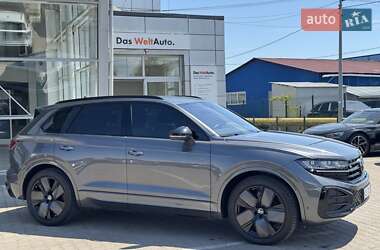 Внедорожник / Кроссовер Volkswagen Touareg 2023 в 