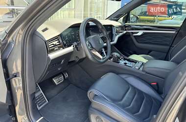 Внедорожник / Кроссовер Volkswagen Touareg 2023 в 