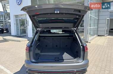 Внедорожник / Кроссовер Volkswagen Touareg 2023 в 