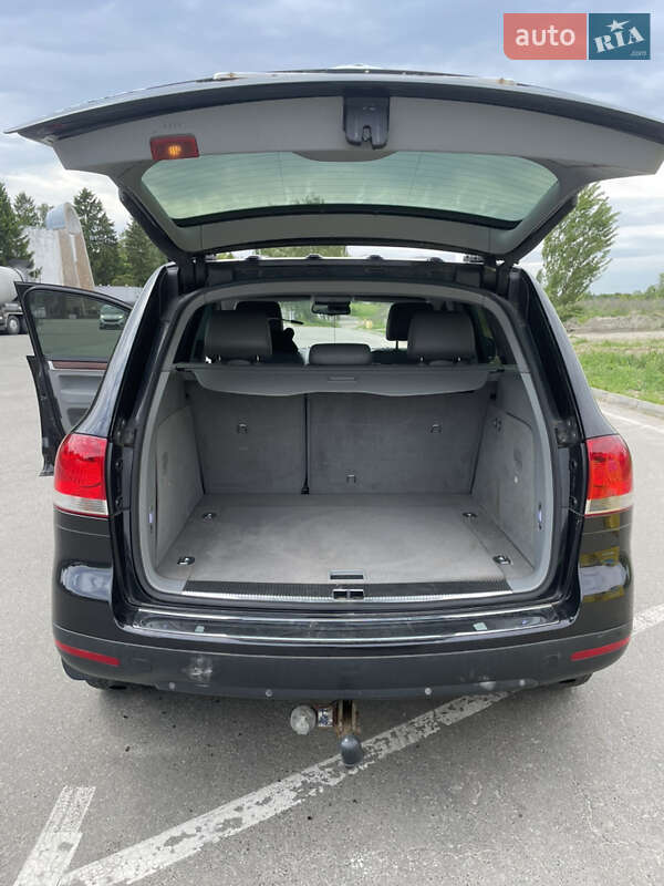 Позашляховик / Кросовер Volkswagen Touareg 2006 в Києві