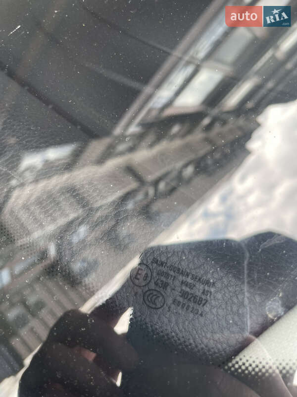 Позашляховик / Кросовер Volkswagen Touareg 2015 в Дніпрі