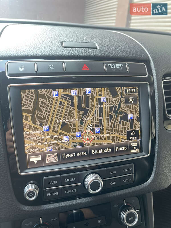 Позашляховик / Кросовер Volkswagen Touareg 2015 в Дніпрі